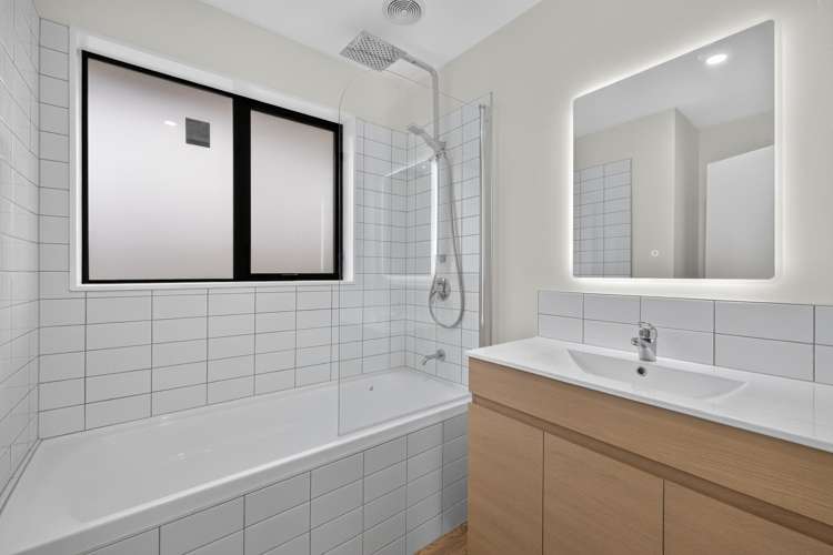 2/63a Mackworth Street Woolston_9
