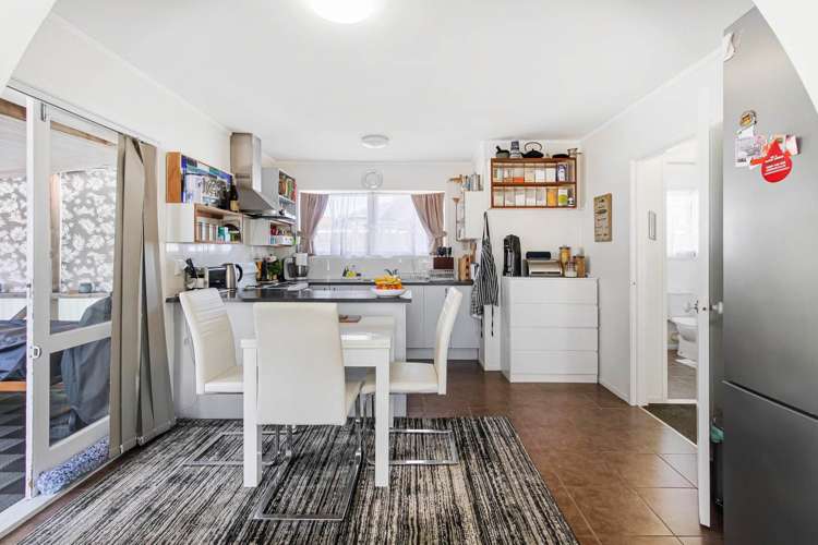 19 Wycherley Drive Bucklands Beach_16