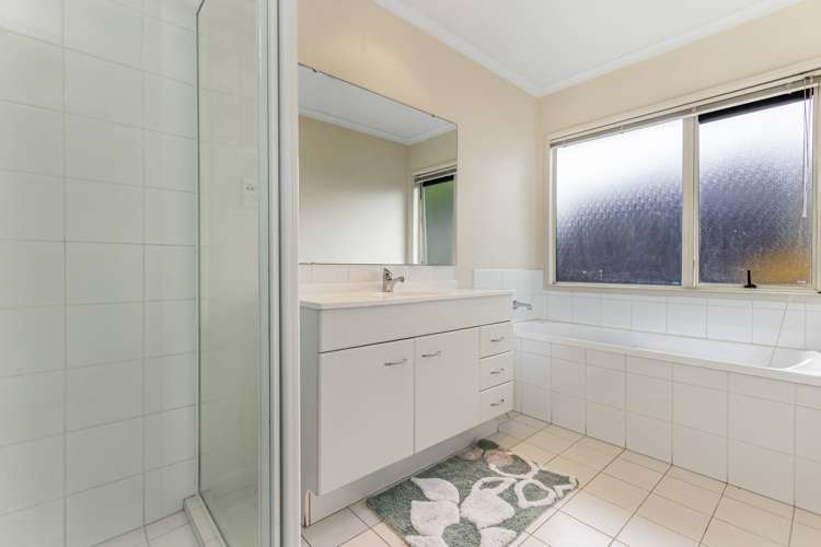 319b Royal Road Massey_11