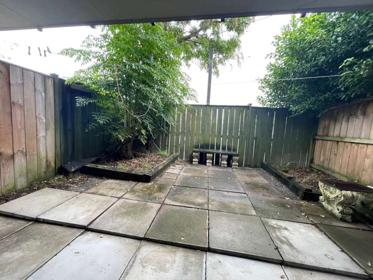 7/6 Ambrico Place New Lynn_9