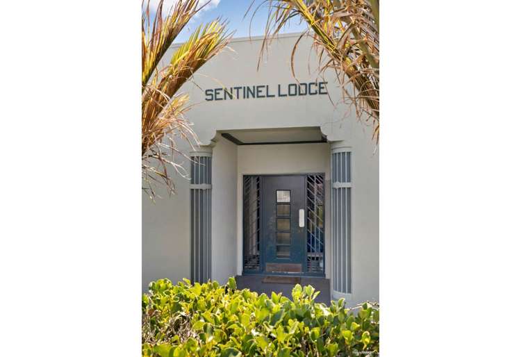 2/151 Jervois Road Herne Bay_2