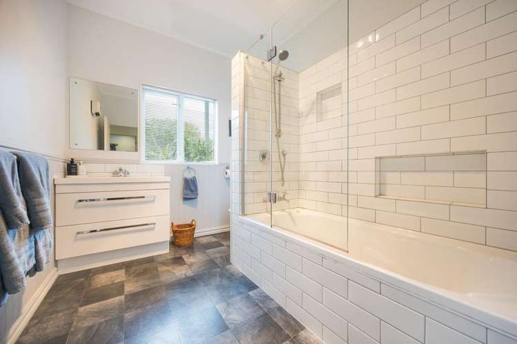 780 Halcombe Road Halcombe_31