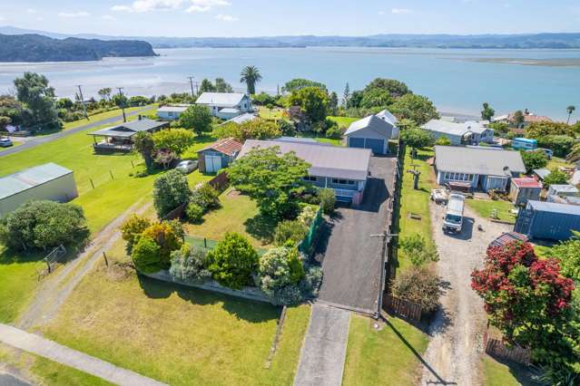 Kawhia coastal escape - Vendors ready to move