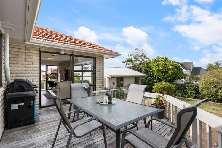 53 Beach Road Mellons Bay_18