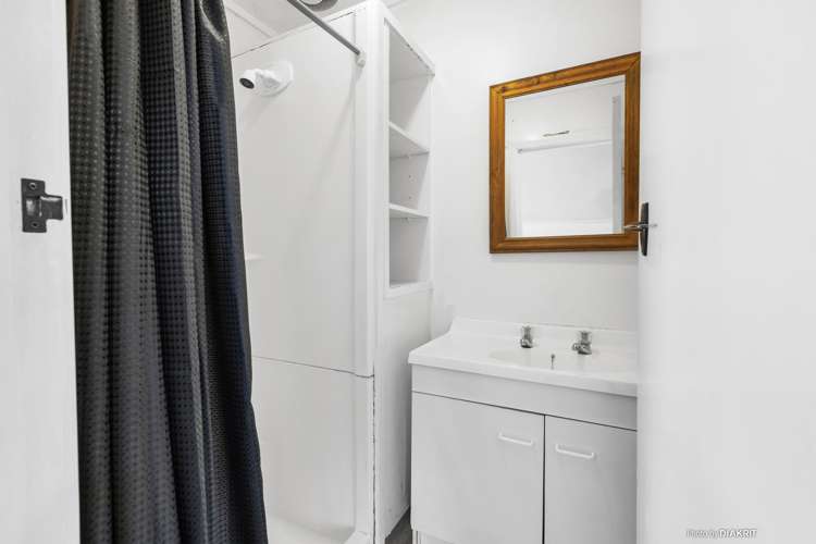 141 Grant Road Thorndon_6