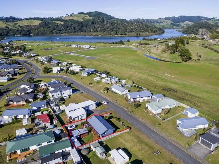 10 Hawk Hill Crescent Cooks Beach_25