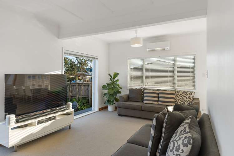 25a Tukapa Street Westown_8