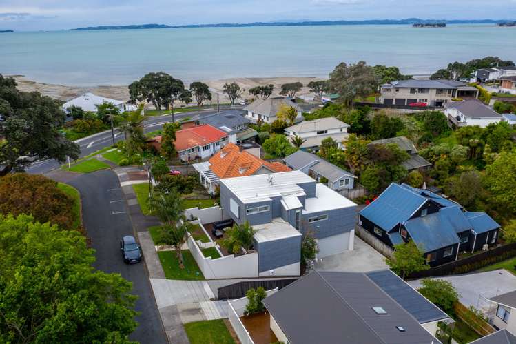 33 Luplau Crescent Cockle Bay_15