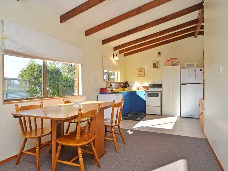 55 Pinedale Crescent Riversdale Beach_10