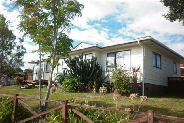 60 Charntay Avenue Clover Park_1