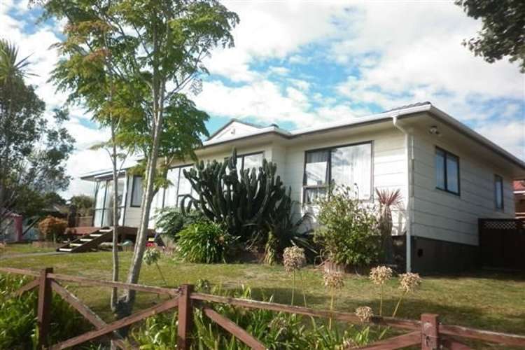 60 Charntay Avenue Clover Park_1