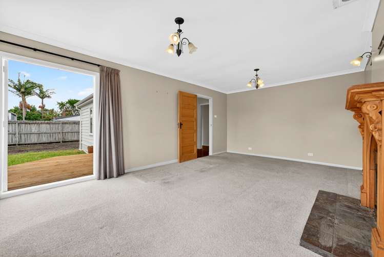 19 Buchanan Road Kingseat_9