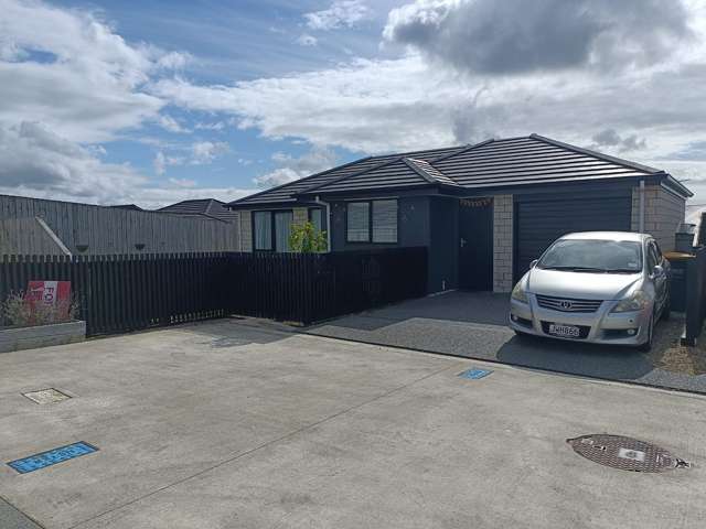 Great school zone, amazing views.