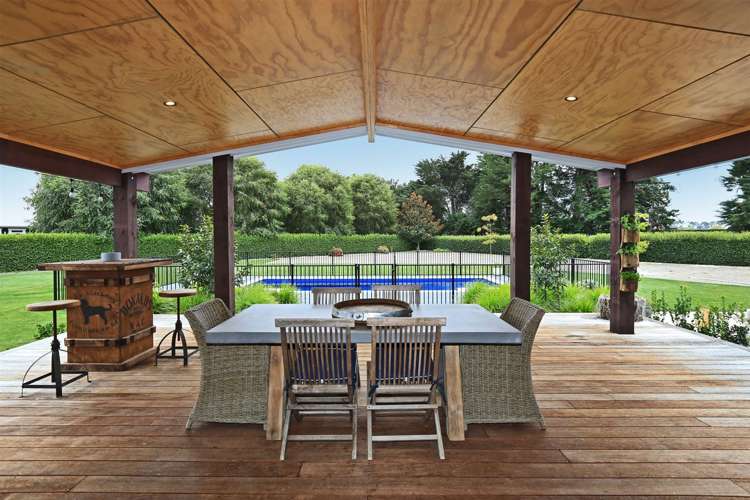 141 West Road Pakipaki_1