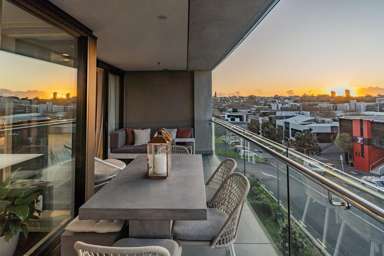 302/70 Sale Street_1