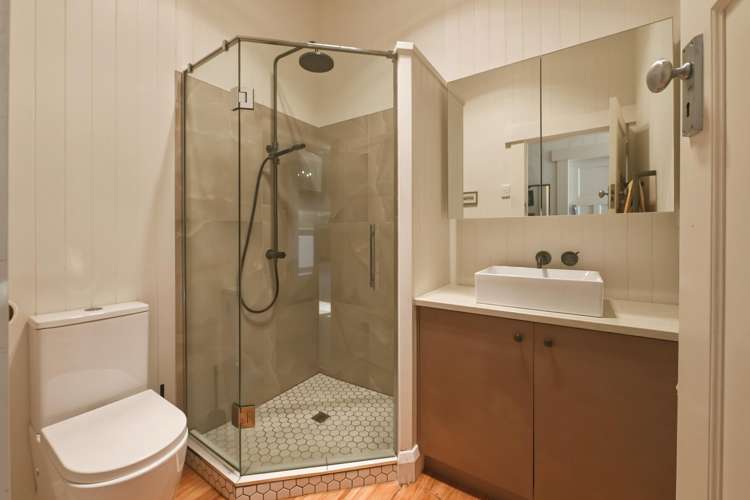 37-39 Sophia Street Glenholme_17