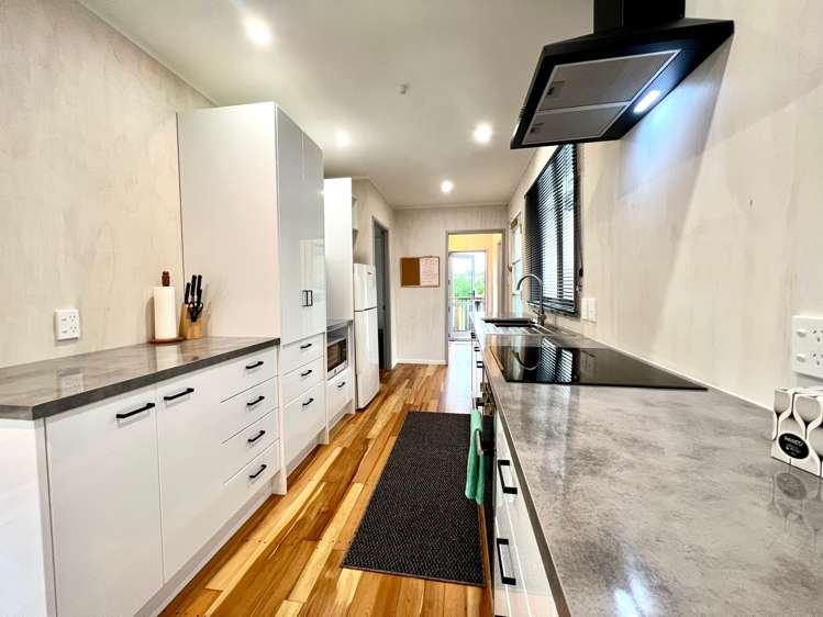 4 Upper Cross Street Raglan_10