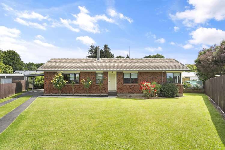 8 Robyn Hyde Place Leamington_21