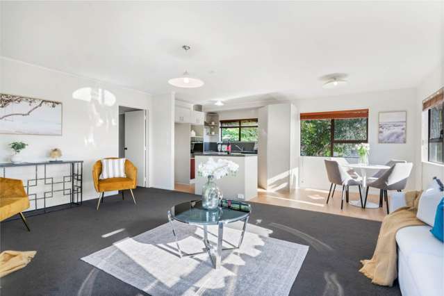 2/6 Sevilla Place Unsworth Heights_1