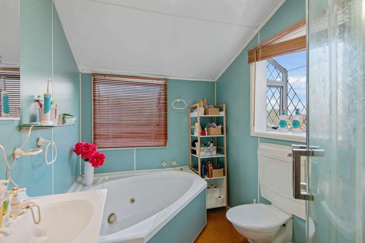 167 Memorial Av Burnside_10