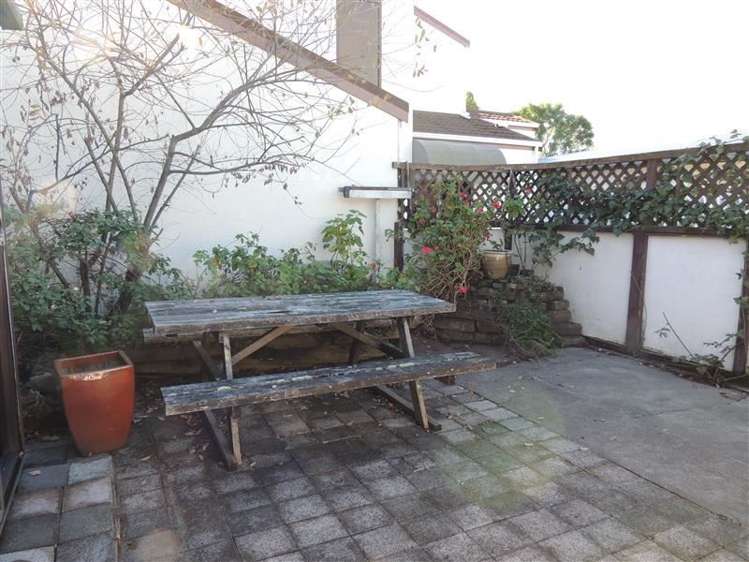 2/12 Lannie Place Greenmeadows_1