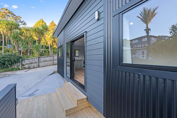 Units 1 and 2/10A Awanui Street Merrilands_44
