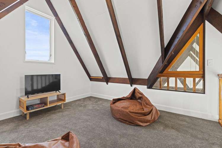 20 Shakespeare Road Bastia Hill_17