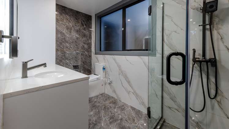 14 Greenstead Close Flat Bush_10