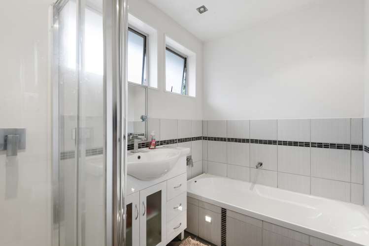 49 Oakley Crescent Hornby_8