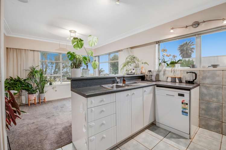 1/96 Sunset Road Unsworth Heights_7