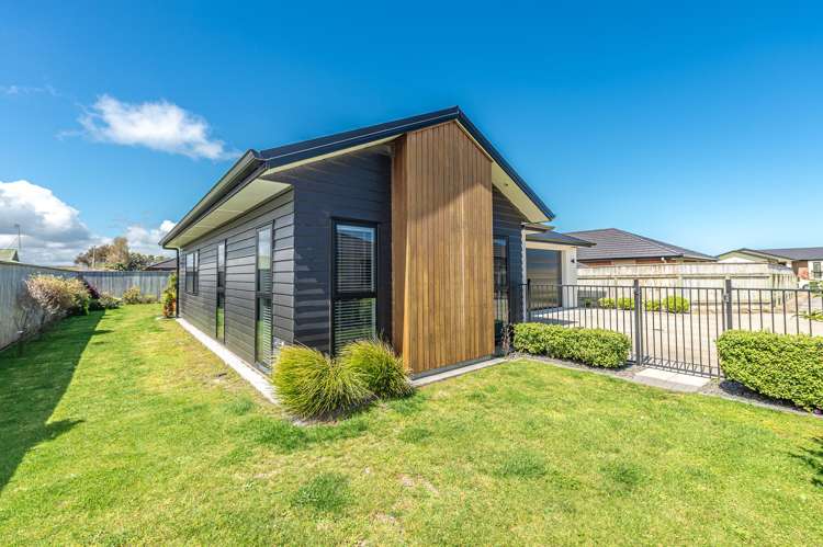 4 Simon Street Tawhero_24