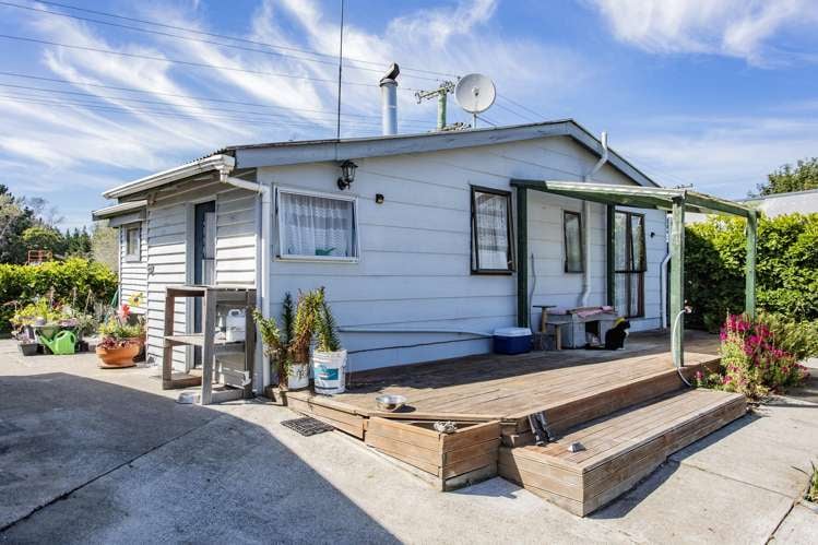 21 Pine Avenue_0
