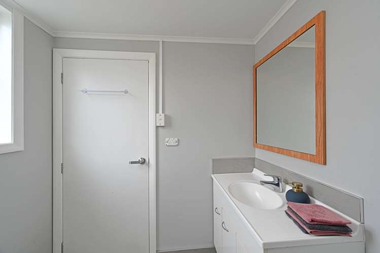 37 Constable Crescent Onekawa_8