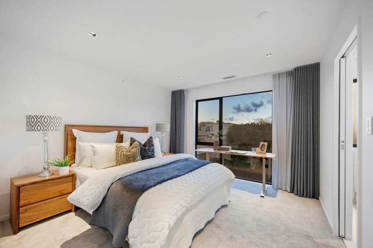 2F Hollywood Avenue Epsom_8
