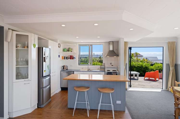 17 Moana Street Otaki Beach_11