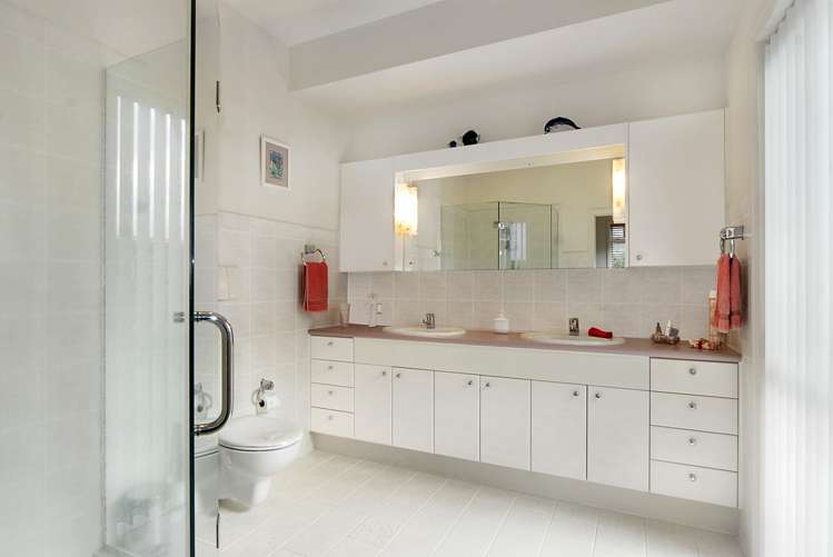 23a Seymour Road Mellons Bay_12