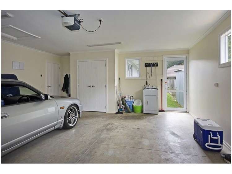 6 Olivine Terrace The Brook_13