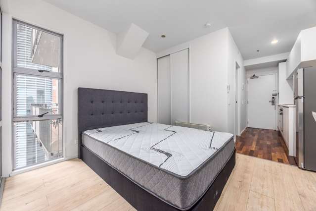 Freshly renovated and ready to impress-this is studio living done right in the heart of Auckland CBD.