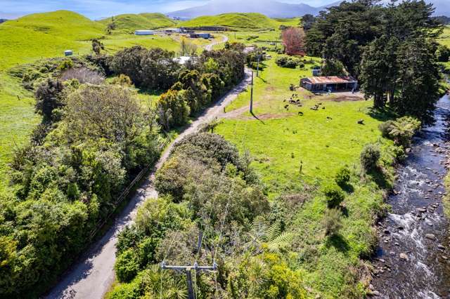 Large Taranaki Dairy Farm