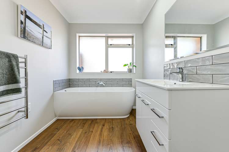 21 Highgrove Drive Grandview Heights_11