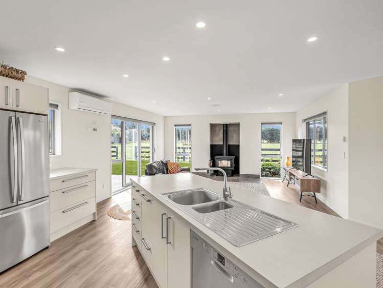 70 Rossiters Road_3