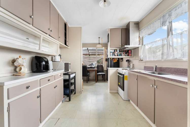 97 Vodanovich Road Te Atatu South_16