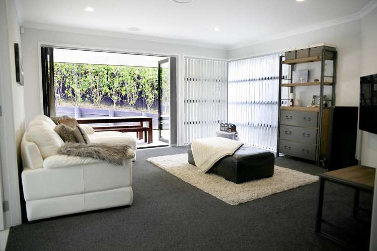 33 Sunningdale Street Wattle Downs_11