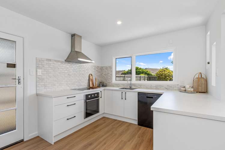 1 & 2/25 Hills Road Edgeware_4