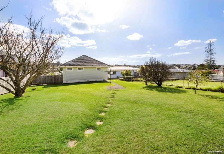 12 Dundee Place Blockhouse Bay_12