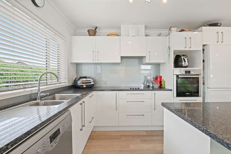 7 Annalise Place Orewa_16
