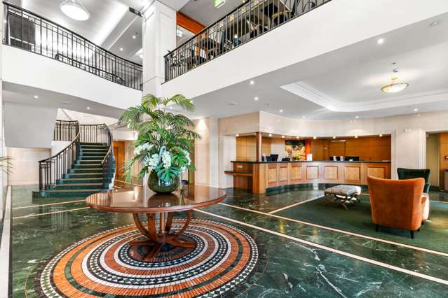Luxury Freehold Harbourview one Bedroom Apartm...