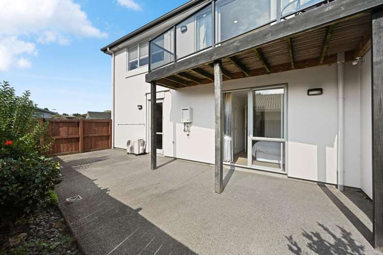 1/6 Page Place Hamilton East_14