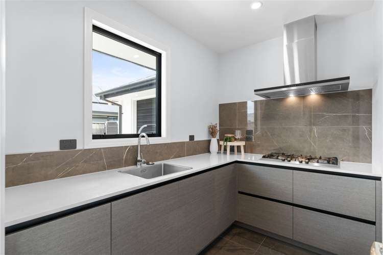 33 Bronco Drive Aidanfield_9