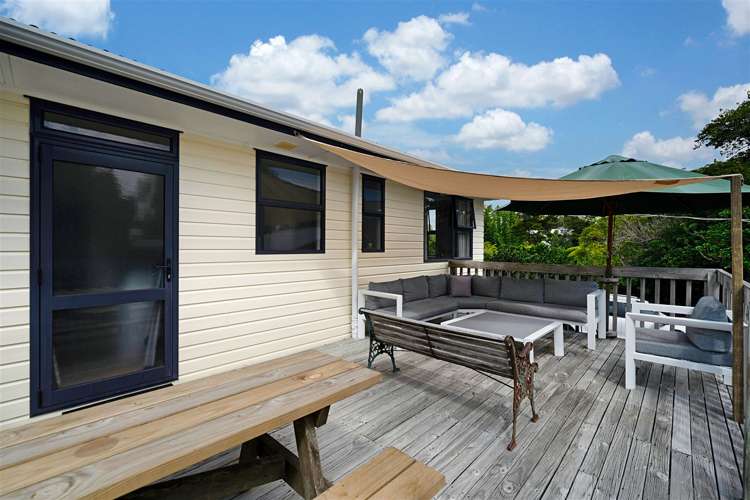 26 Dawnhaven Drive Te Atatu Peninsula_14